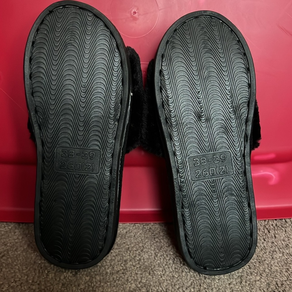 Slippers - Picture 2 of 2